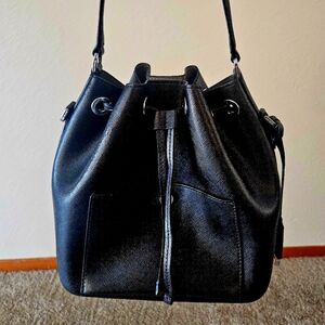 MICHAEL KORS elegant Black Leather Bucket Bag Excellent Condition